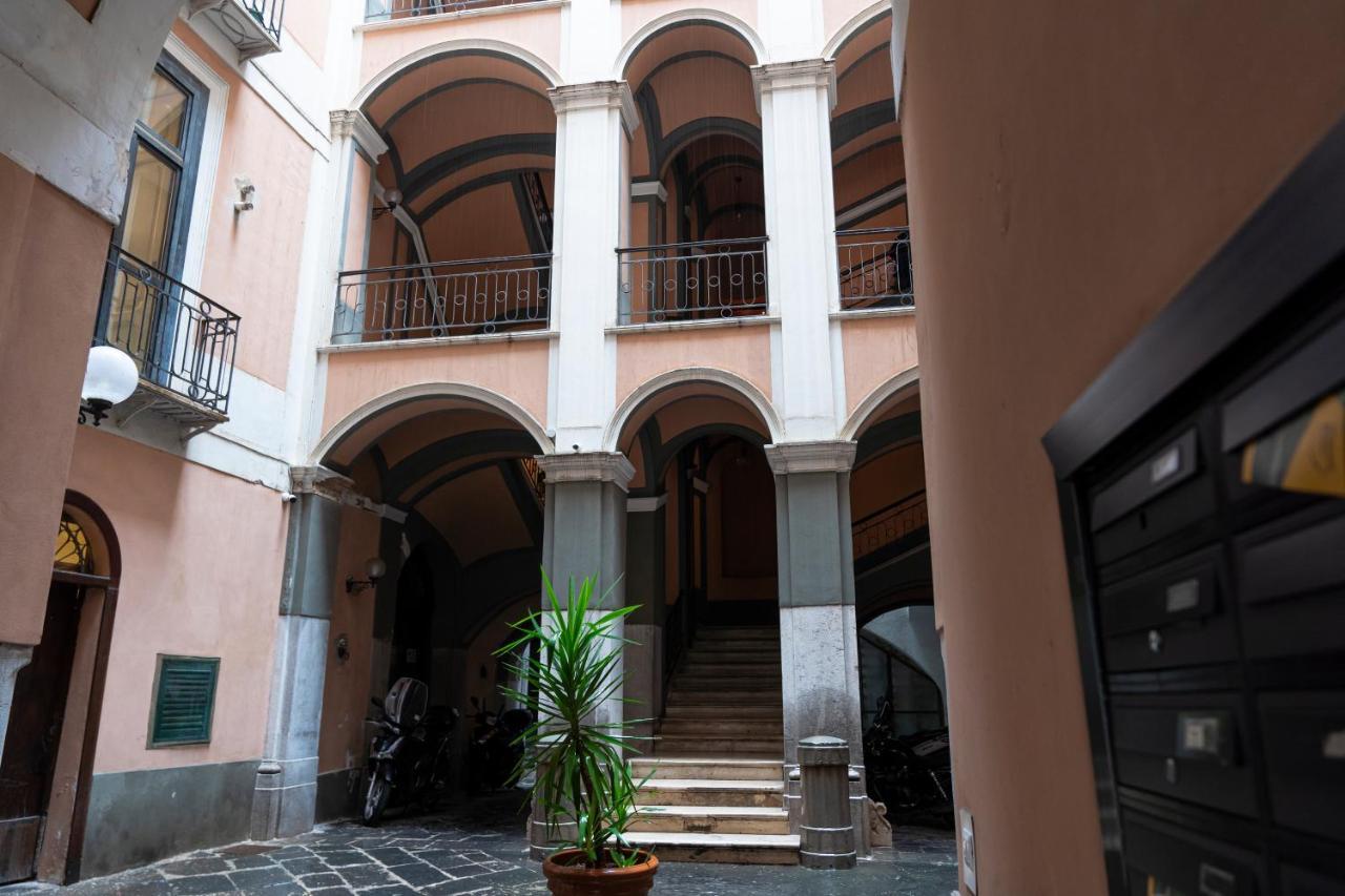 Bella Domus Suites 萨莱诺 外观 照片