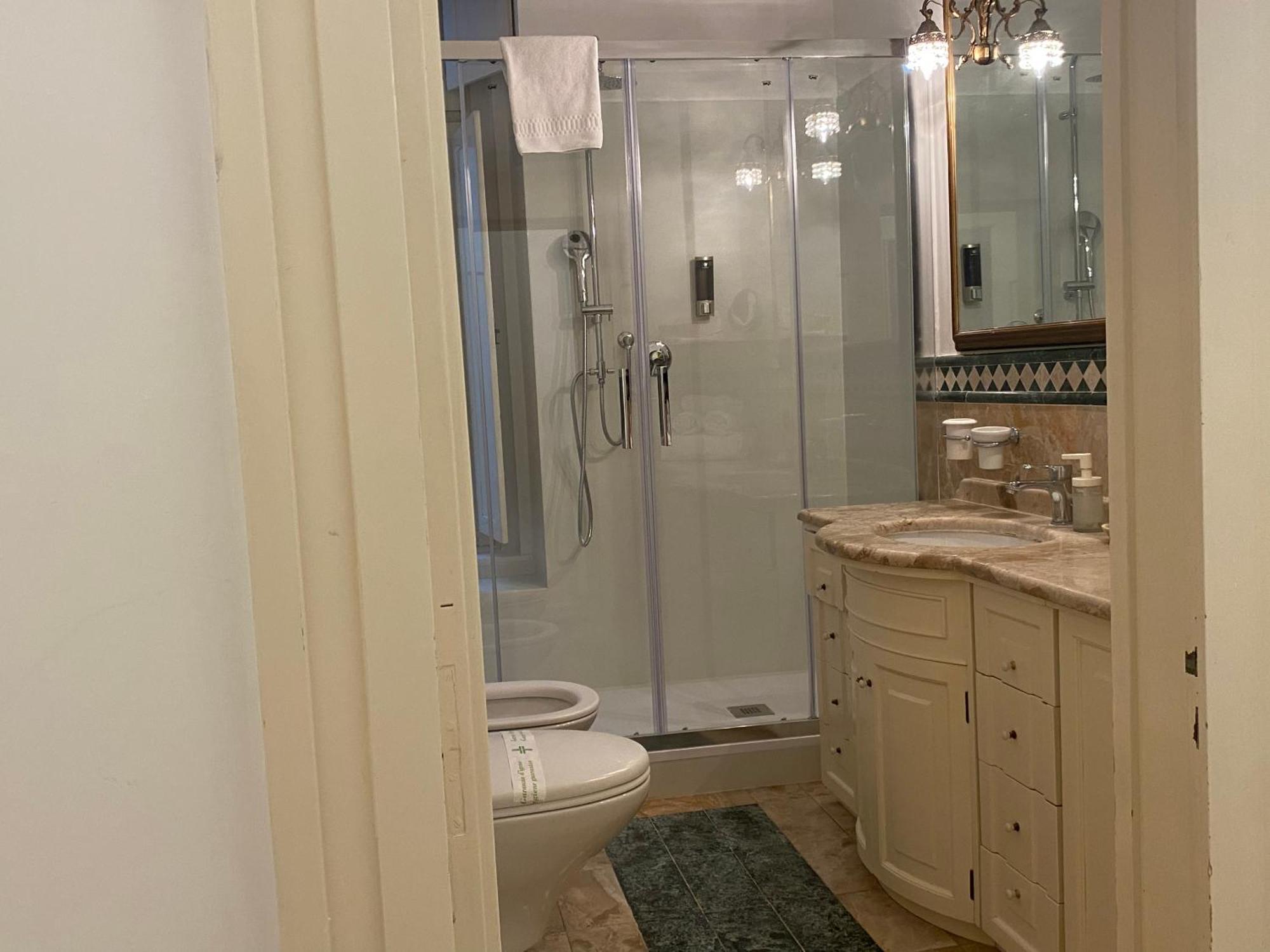 Bella Domus Suites 萨莱诺 外观 照片