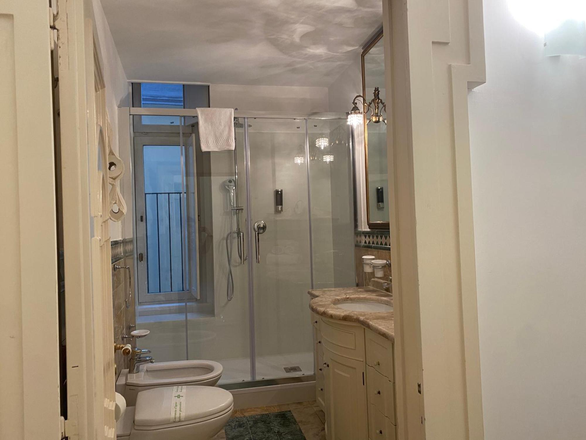 Bella Domus Suites 萨莱诺 外观 照片