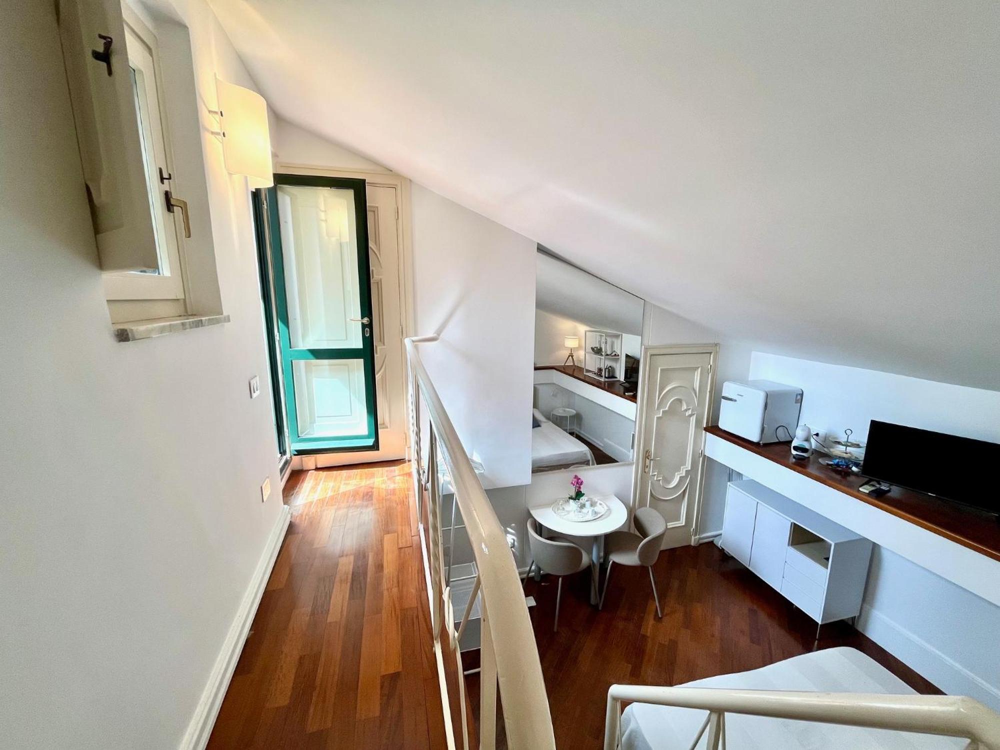 Bella Domus Suites 萨莱诺 外观 照片