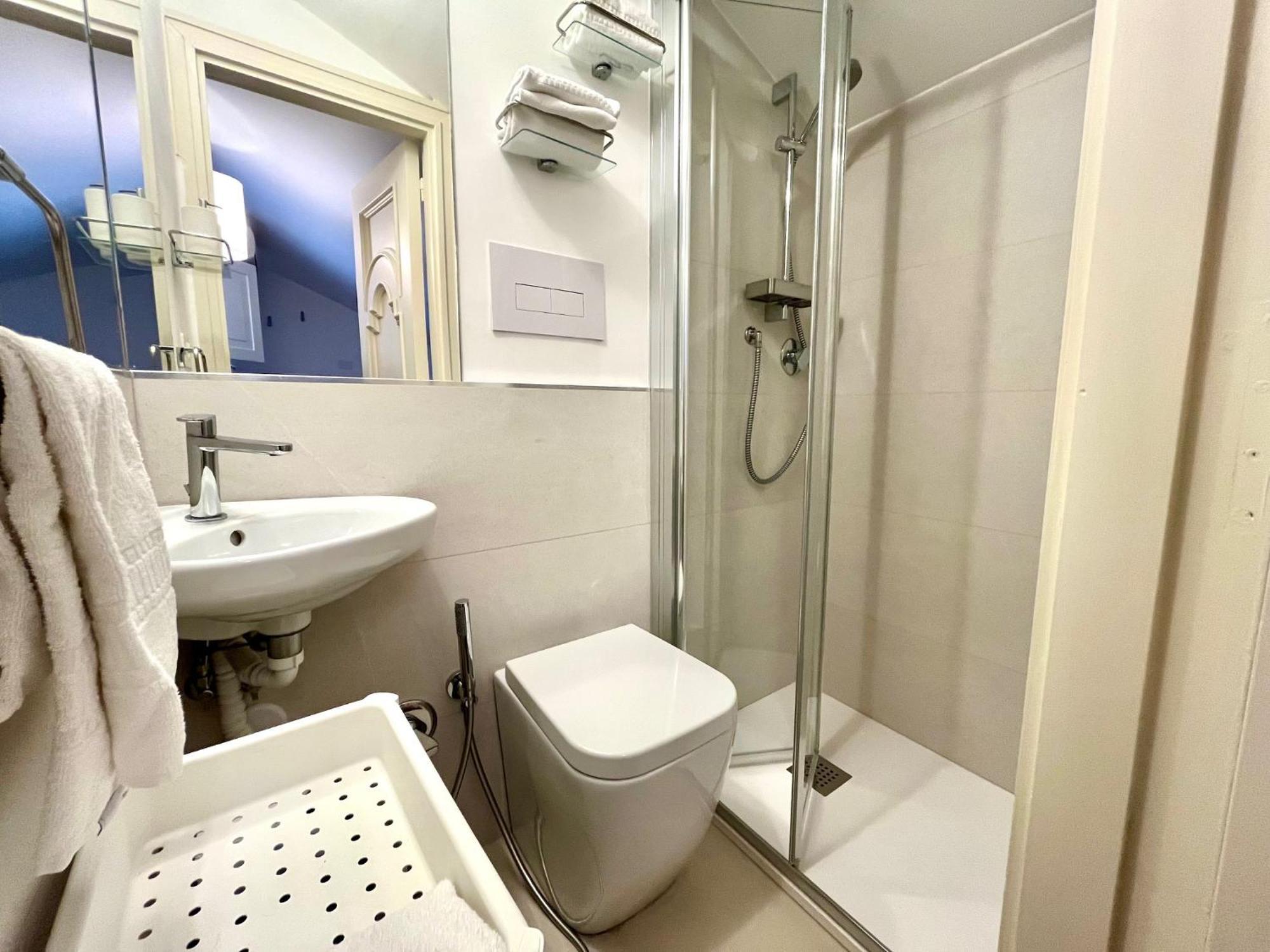 Bella Domus Suites 萨莱诺 外观 照片